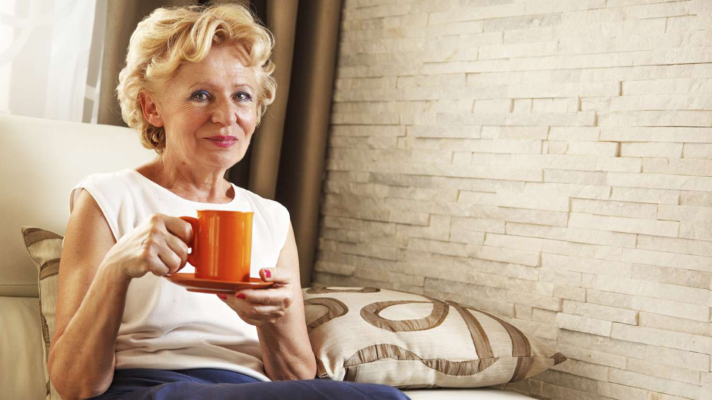 Psychologists Say Happiness After 60 Often Starts With One Honest Step: Let Go of These 6 Habits